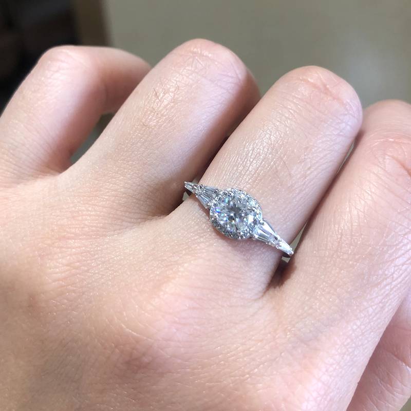 方包枕形钻Women's RingS925银镀白金定制选款主石Moissanite0.6ct/副石高碳钻